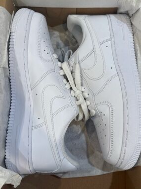 Nike All-White Low Top Sneakers - Men's